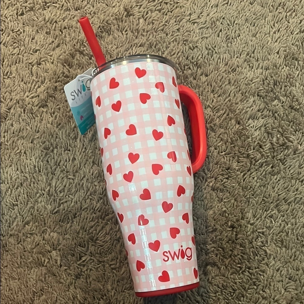 Swig Heart Pattern Tumbler with Straw